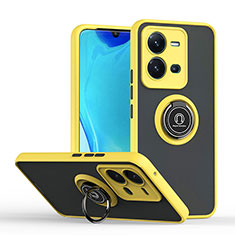 Funda Bumper Silicona y Plastico Mate Carcasa con Magnetico Anillo de dedo Soporte QW2 para Vivo V25 5G Amarillo