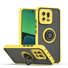 Funda Bumper Silicona y Plastico Mate Carcasa con Magnetico Anillo de dedo Soporte QW2 para Xiaomi Mi 13 5G Amarillo