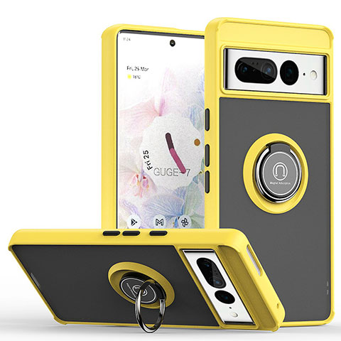 Funda Bumper Silicona y Plastico Mate Carcasa con Magnetico Anillo de dedo Soporte QW2 para Google Pixel 7 Pro 5G Amarillo