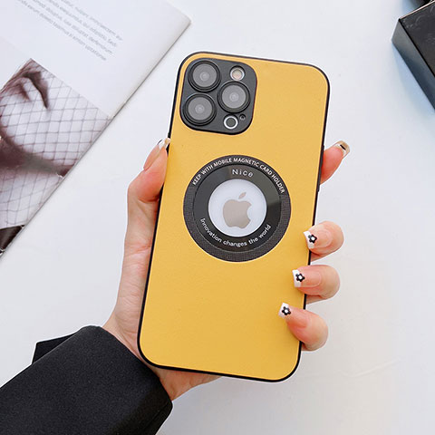 Funda Lujo Cuero Carcasa con Mag-Safe Magnetic QC3 para Apple iPhone 13 Pro Amarillo